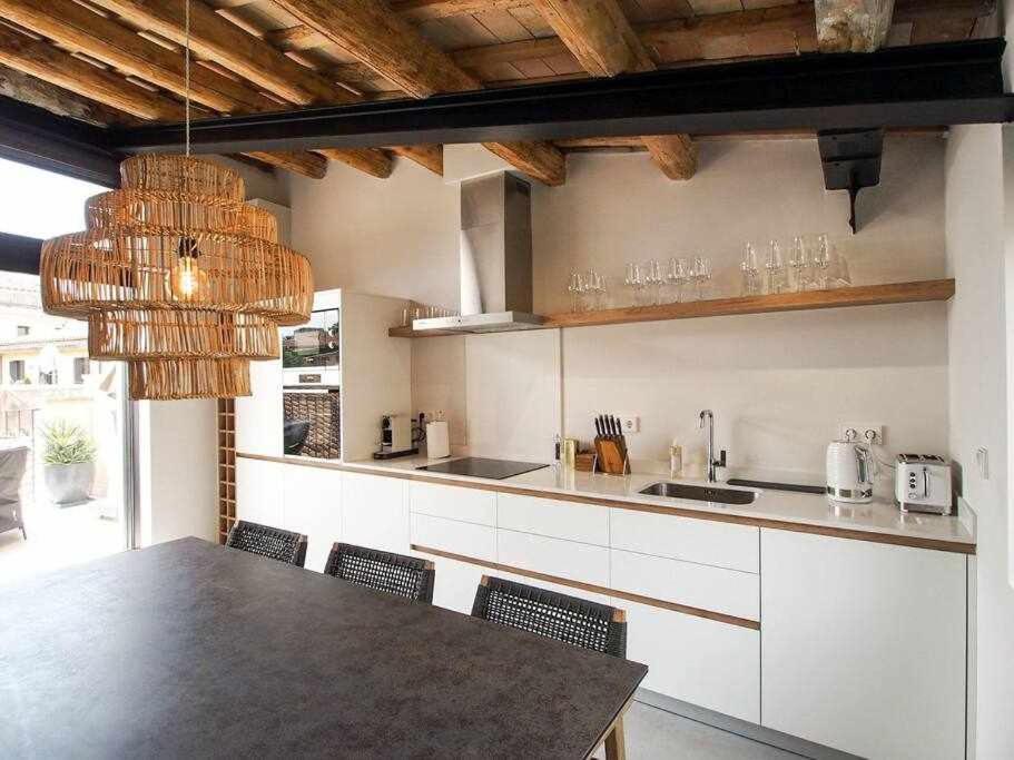 Velo Vern 3 Luxury Penthouse W Views Of City Wall Жерона Екстер'єр фото