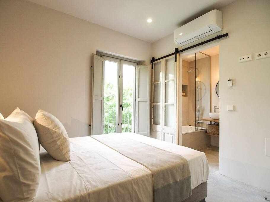 Velo Vern 3 Luxury Penthouse W Views Of City Wall Жерона Екстер'єр фото