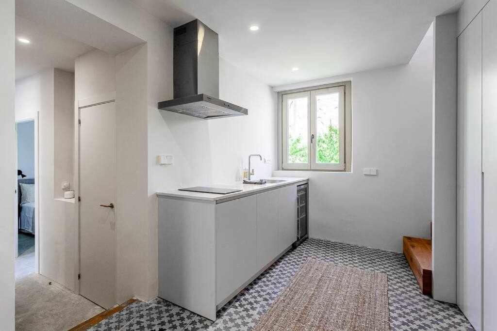 Velo Vern 3 Luxury Penthouse W Views Of City Wall Жерона Екстер'єр фото