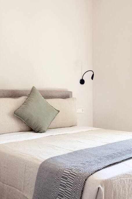Velo Vern 3 Luxury Penthouse W Views Of City Wall Жерона Екстер'єр фото