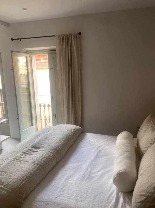 Velo Vern 3 Luxury Penthouse W Views Of City Wall Жерона Екстер'єр фото
