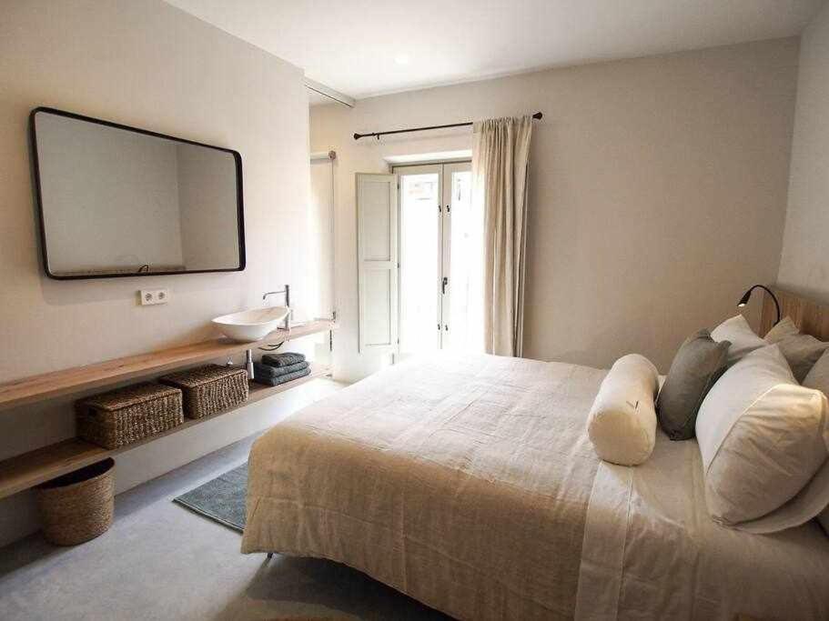 Velo Vern 3 Luxury Penthouse W Views Of City Wall Жерона Екстер'єр фото